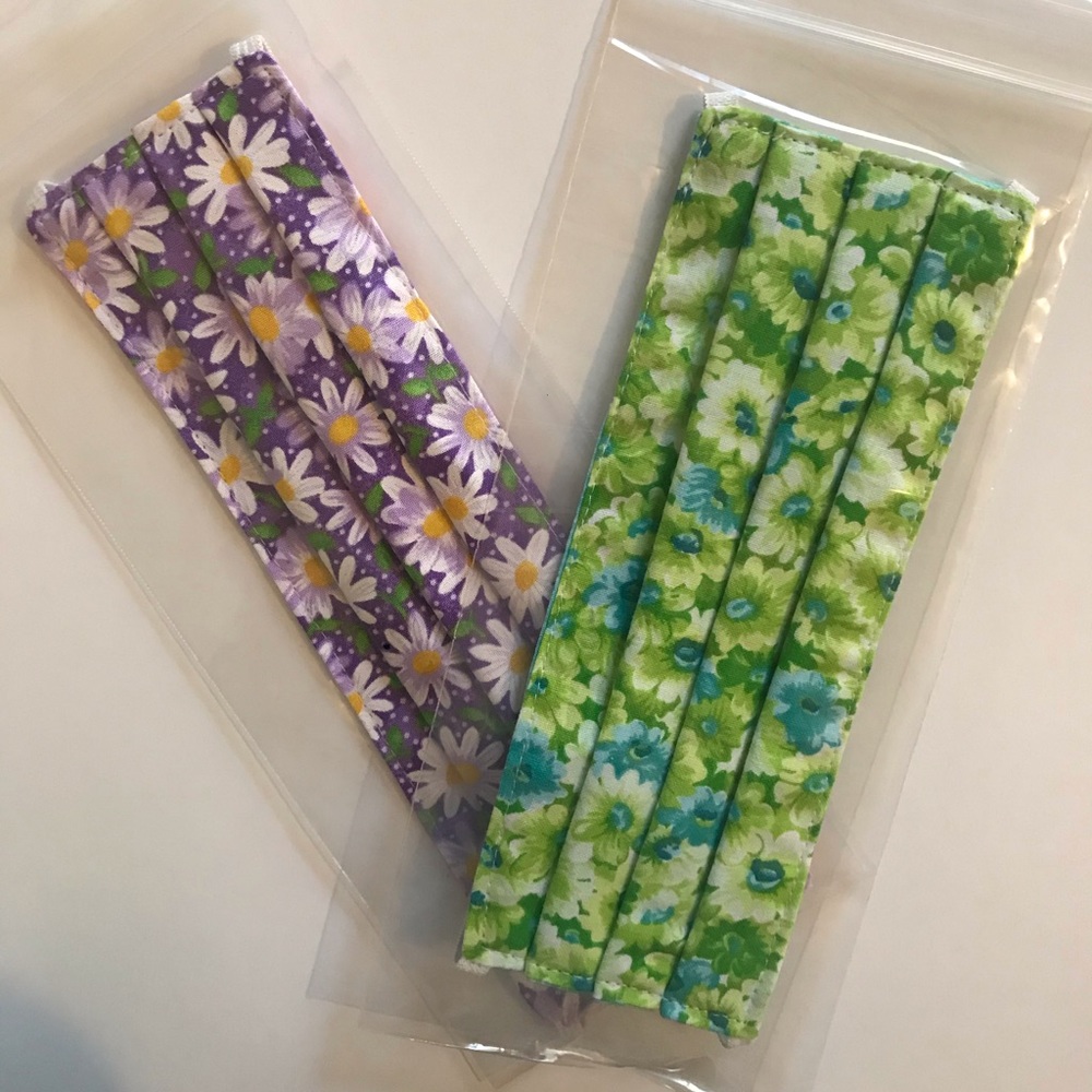 2 Face Masks REVERSIBLE Boho Floral Green & Purple - Picture 1 of 11